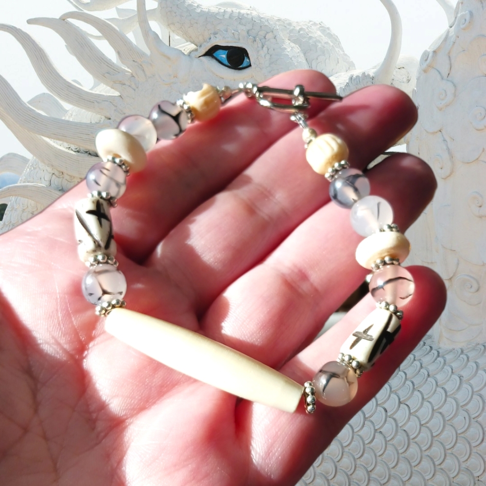 Artisan Bracelet with Dragons Vein Agate and Bone Beads